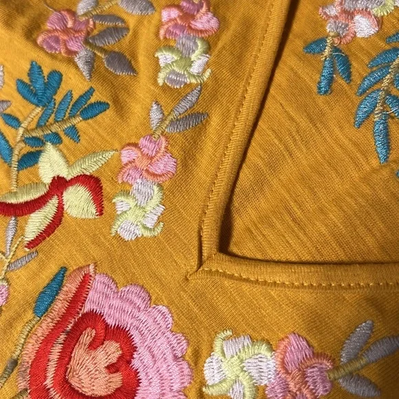 Embroidered V-neck Tee, large - Picture 6 of 9